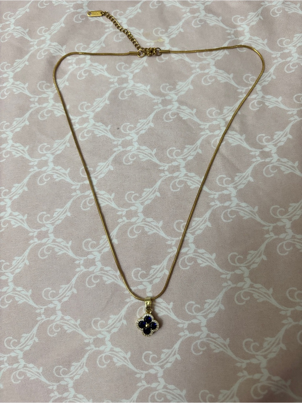 18k gold plated Clover Pendant Necklace with Blue Stones